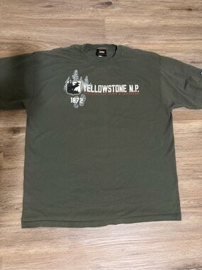 Vintage Yellowstone N.P. Short Sleeve Tee in Olive Green